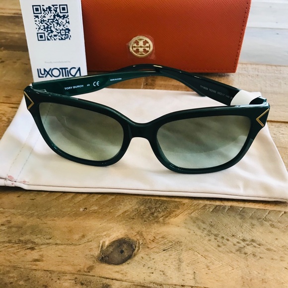 Tory Burch Accessories - Tory Burch sunglasses Ty9050